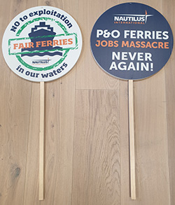 nautilus_po_ferries_fair_ferries_lollipop_placards_web.jpg