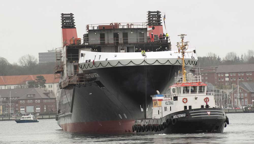 CalMac ferry Loch Seaforth and tug. Image:CalMac ferry Loch Seaforth and tug.